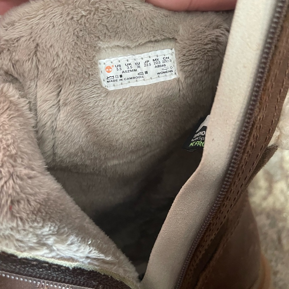 NWOT Timberland Brown Shearling Winter Boots - Picture 4 of 5